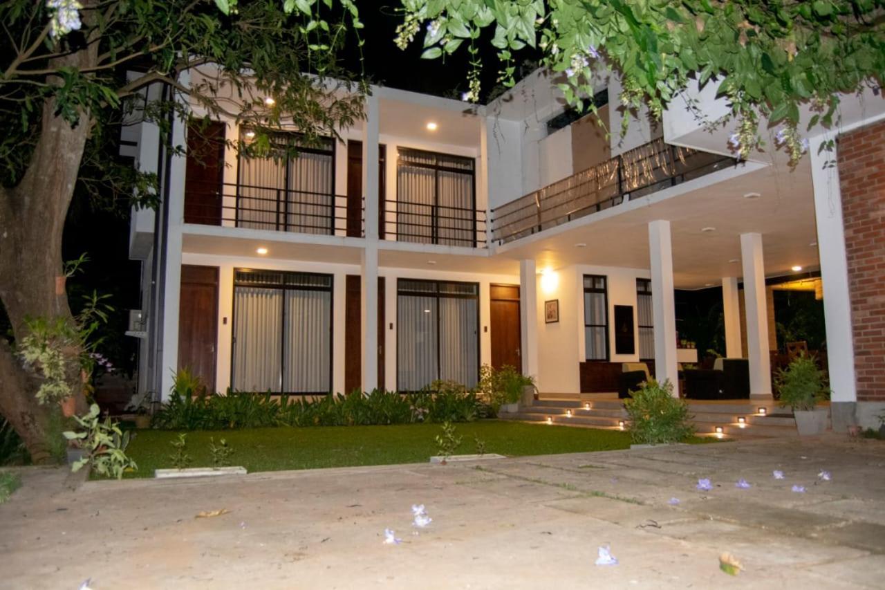 Golden Ray Villa Anuradhapura Exterior photo